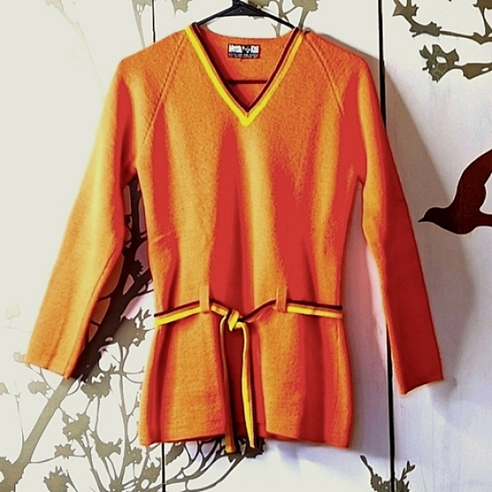 Vintage MEISTER KNIT 💯% New Wool Orange Sweater..